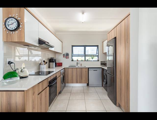 2 BEDROOM APARTMENT FOR SALE IN RICHWOOD